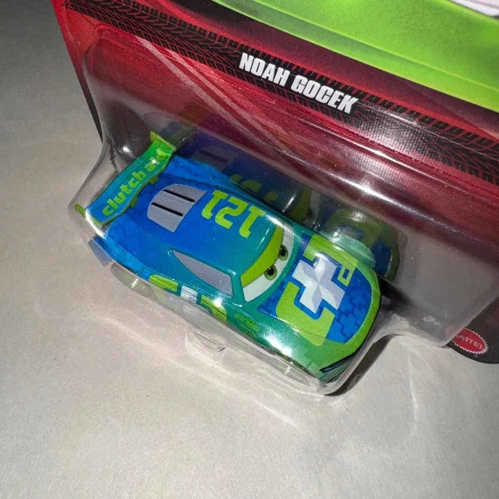Disney Pixar Cars Noah Gocek Clutch Aid 121 Next Gen Die-Cast Metal Mattel DXV29